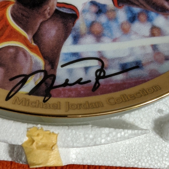 Michael Jordan collectors edition plate (1997) - Picture 4 of 8
